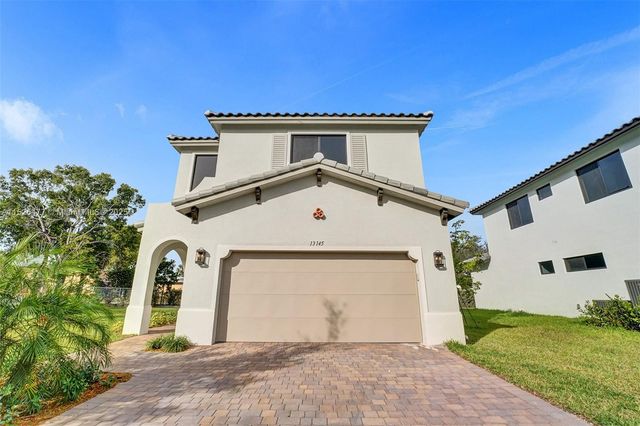 13145 Addilyn Ct, Davie, FL 33325