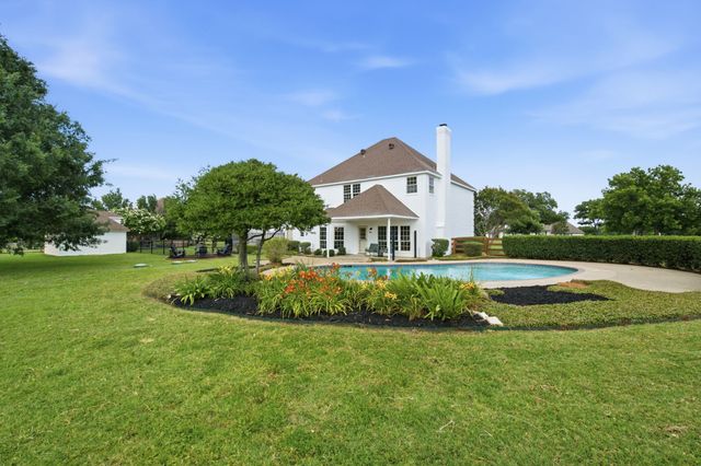 1301 Rolling Acres Drive, Argyle, TX 76226