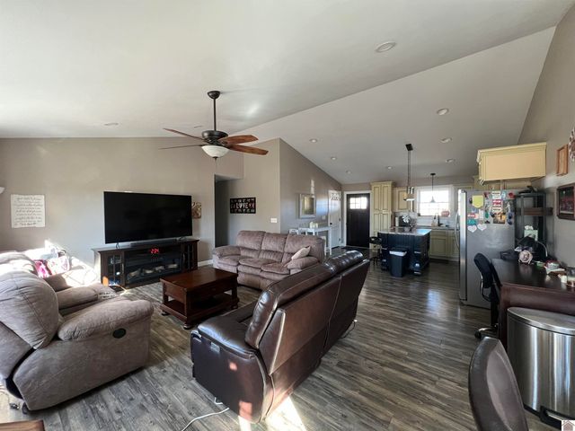 4697 State Route 384, Mayfield, KY 42066