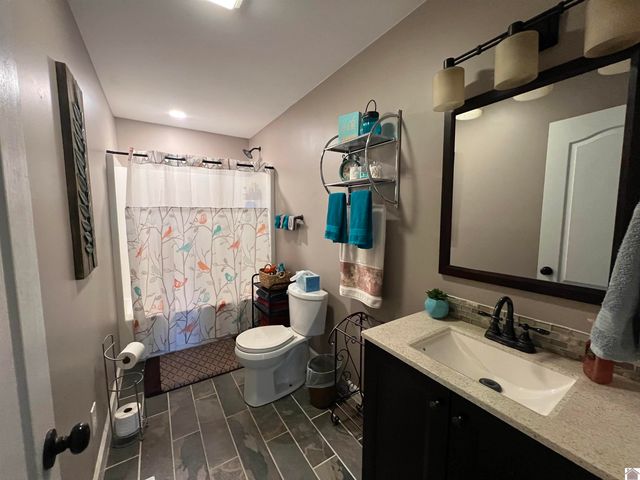 4697 State Route 384, Mayfield, KY 42066