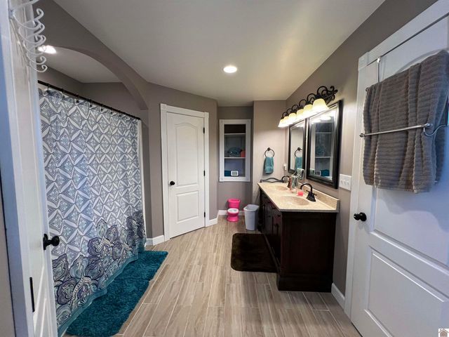 4697 State Route 384, Mayfield, KY 42066