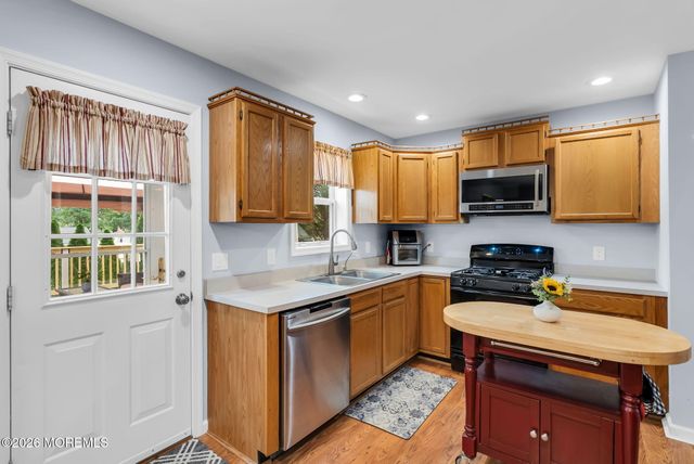 812 Beacon Street, Toms River, NJ 08757