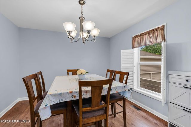 812 Beacon Street, Toms River, NJ 08757