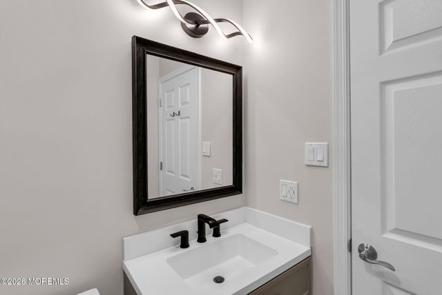 812 Beacon Street, Toms River, NJ 08757