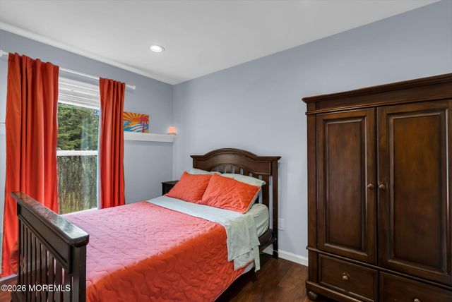 812 Beacon Street, Toms River, NJ 08757