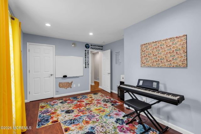 812 Beacon Street, Toms River, NJ 08757