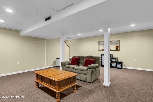 812 Beacon Street, Toms River, NJ 08757