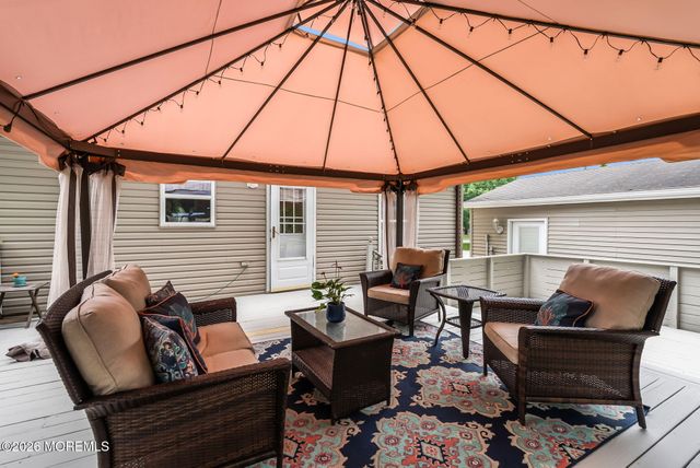 812 Beacon Street, Toms River, NJ 08757