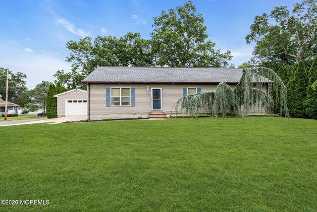 812 Beacon Street, Toms River, NJ 08757