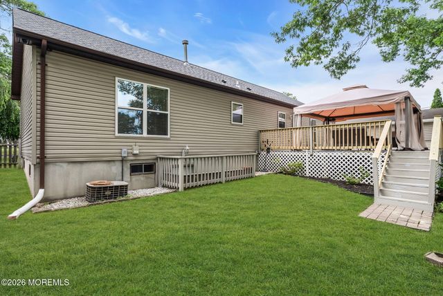 812 Beacon Street, Toms River, NJ 08757