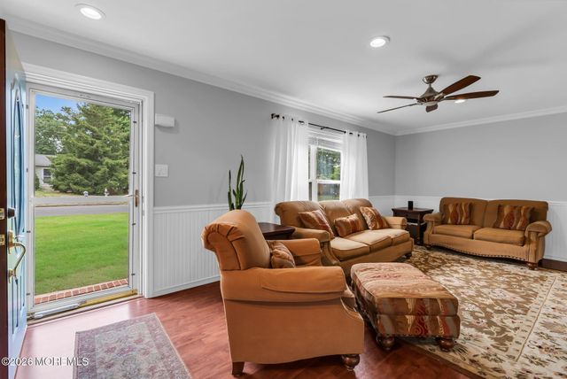 812 Beacon Street, Toms River, NJ 08757