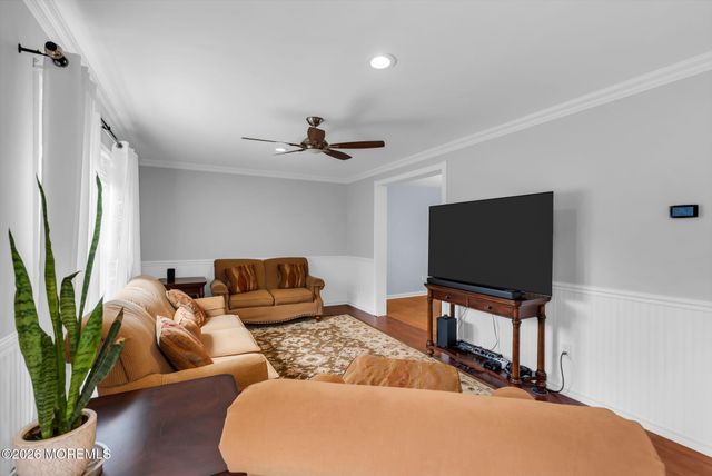 812 Beacon Street, Toms River, NJ 08757