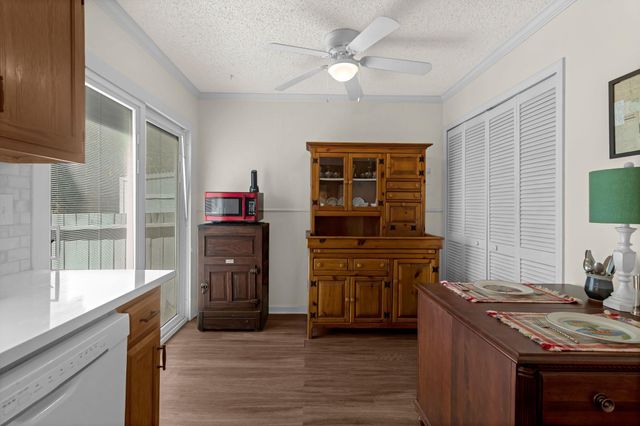 3008 Whisper Oaks LN B, Georgetown, TX 78628