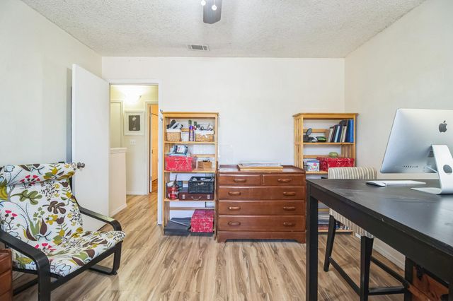 3008 Whisper Oaks LN B, Georgetown, TX 78628