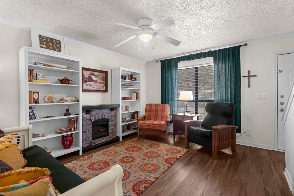 3008 Whisper Oaks LN B, Georgetown, TX 78628