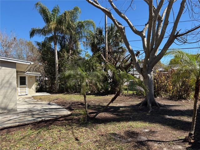 1590 5th Avenue, Vero Beach, FL 32960