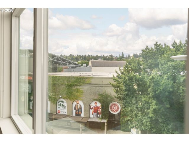 1926 W BURNSIDE St 614, Portland, OR 97209