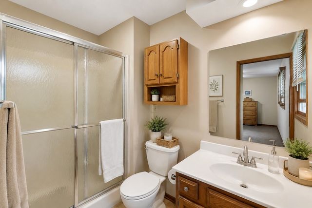 1352 NW 71st Place, Ankeny, IA 50023