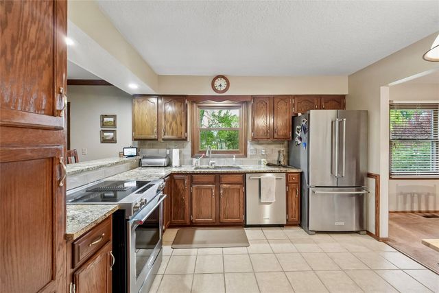 1352 NW 71st Place, Ankeny, IA 50023