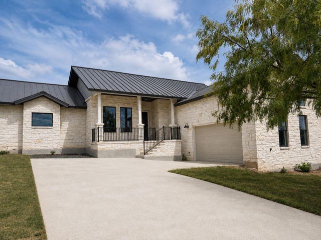316 Sweet Grass, Horseshoe Bay, TX 78657