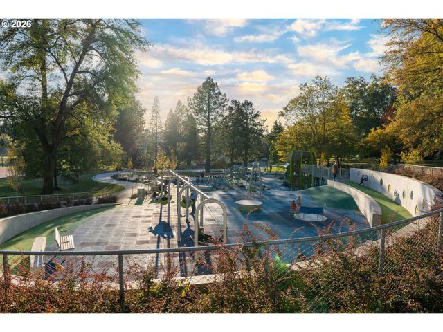 7422 Sw 37TH Ave, Portland, OR 97219