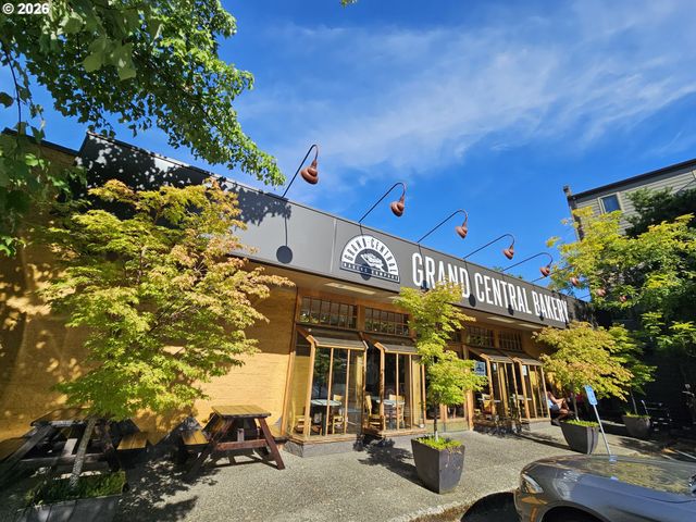 7422 Sw 37TH Ave, Portland, OR 97219