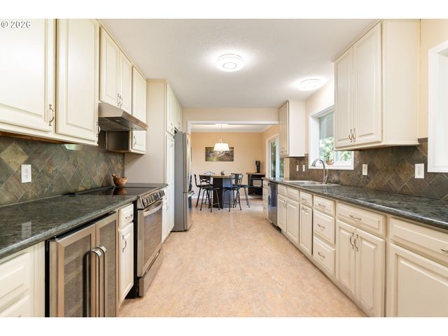 7422 Sw 37TH Ave, Portland, OR 97219