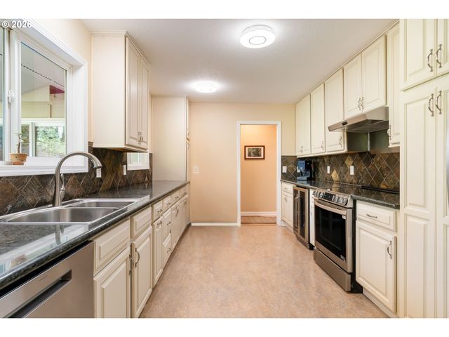 7422 Sw 37TH Ave, Portland, OR 97219