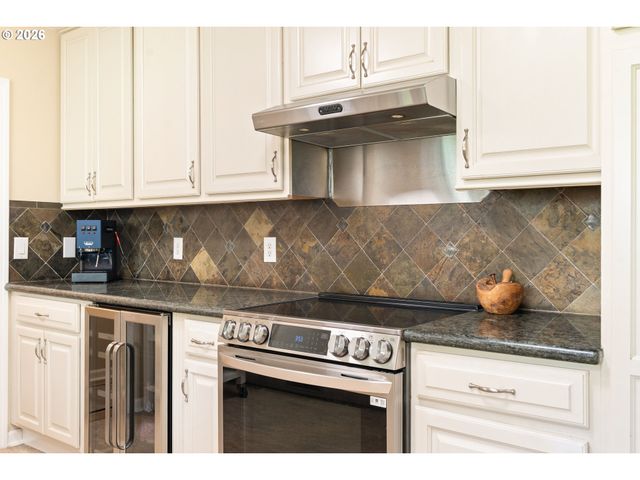 7422 Sw 37TH Ave, Portland, OR 97219