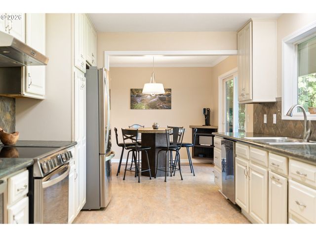 7422 Sw 37TH Ave, Portland, OR 97219