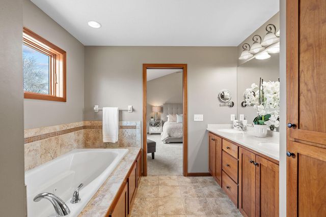 6364 Red Fox Road, Lino Lakes, MN 55014