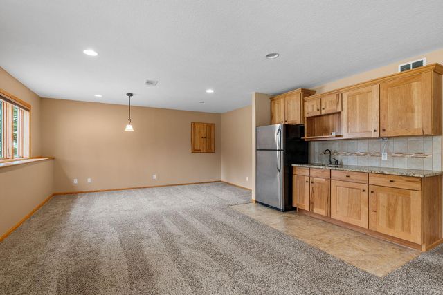 6364 Red Fox Road, Lino Lakes, MN 55014