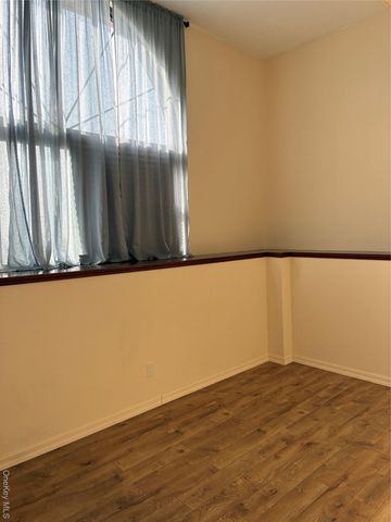 185 W Park Avenue 516, Long Beach, NY 11561