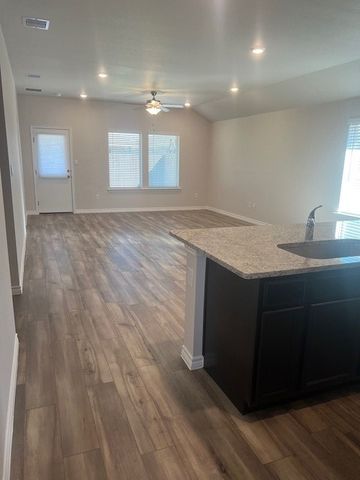 7818 Lariat Toss Dr, Corpus Christi, TX 78414