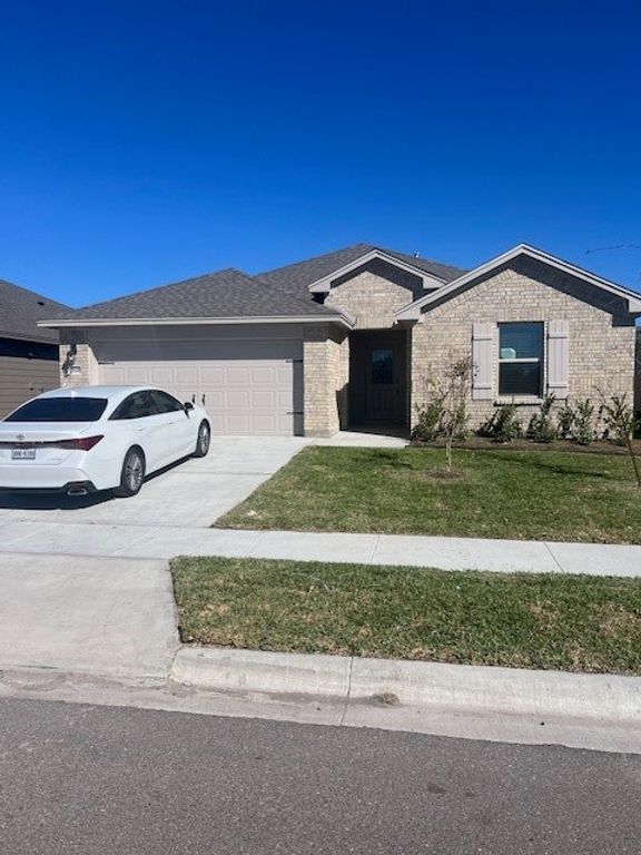 7818 Lariat Toss Dr, Corpus Christi, TX 78414