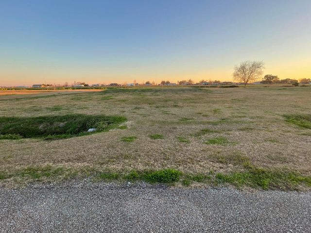 172 Crest Road, Raceland, LA 70394