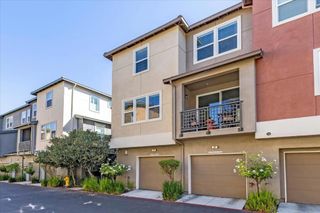584 San Posadas Terrace 100, Sunnyvale, CA 94085