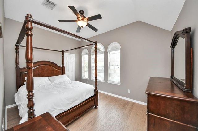 2704 Sunnyside Lane, Pearland, TX 77584