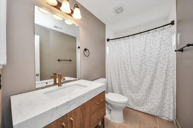 2704 Sunnyside Lane, Pearland, TX 77584