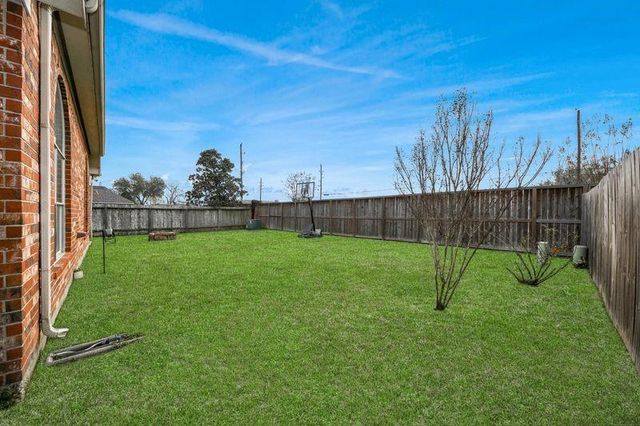 2704 Sunnyside Lane, Pearland, TX 77584