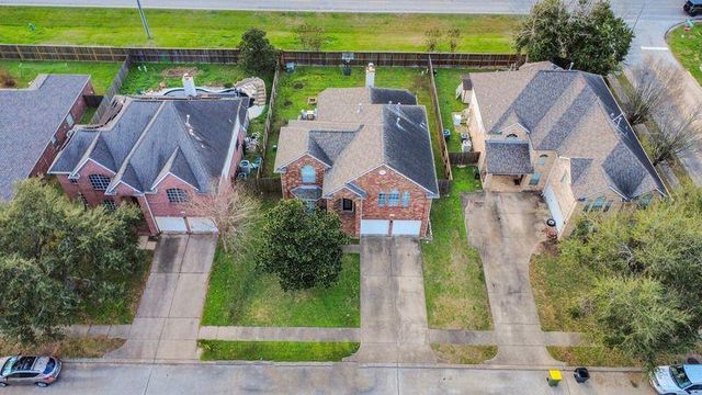 2704 Sunnyside Lane, Pearland, TX 77584