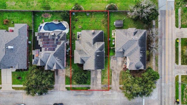 2704 Sunnyside Lane, Pearland, TX 77584