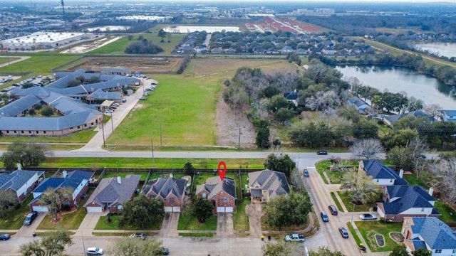 2704 Sunnyside Lane, Pearland, TX 77584
