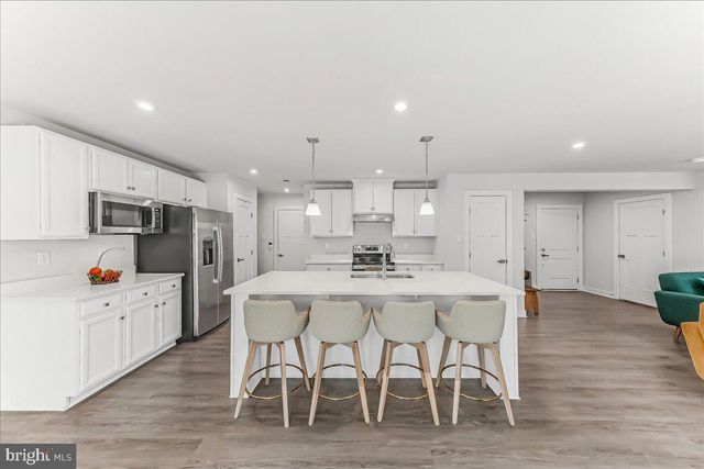 215 SLOAN DR, Coatesville, PA 19320