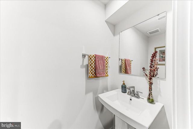 215 SLOAN DR, Coatesville, PA 19320