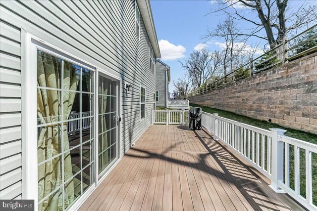 215 SLOAN DR, Coatesville, PA 19320