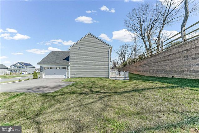 215 SLOAN DR, Coatesville, PA 19320