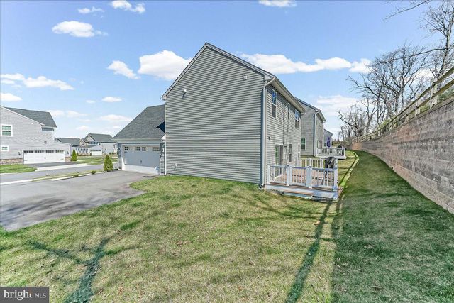 215 SLOAN DR, Coatesville, PA 19320