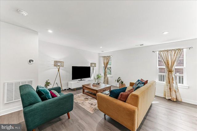 215 SLOAN DR, Coatesville, PA 19320