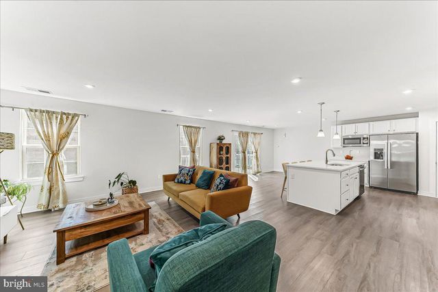 215 SLOAN DR, Coatesville, PA 19320